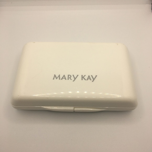 Mary Kay Travel Set - Picture 4 of 8